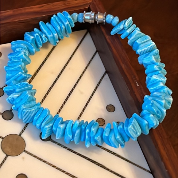 Jewelry - Turquoise Puka Shell Bracelet